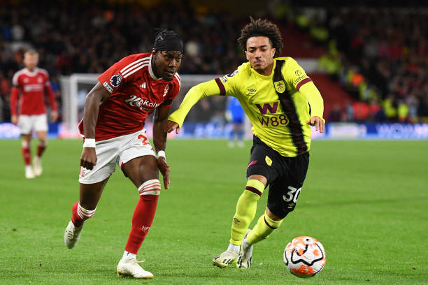 公共人物的 公共人物的