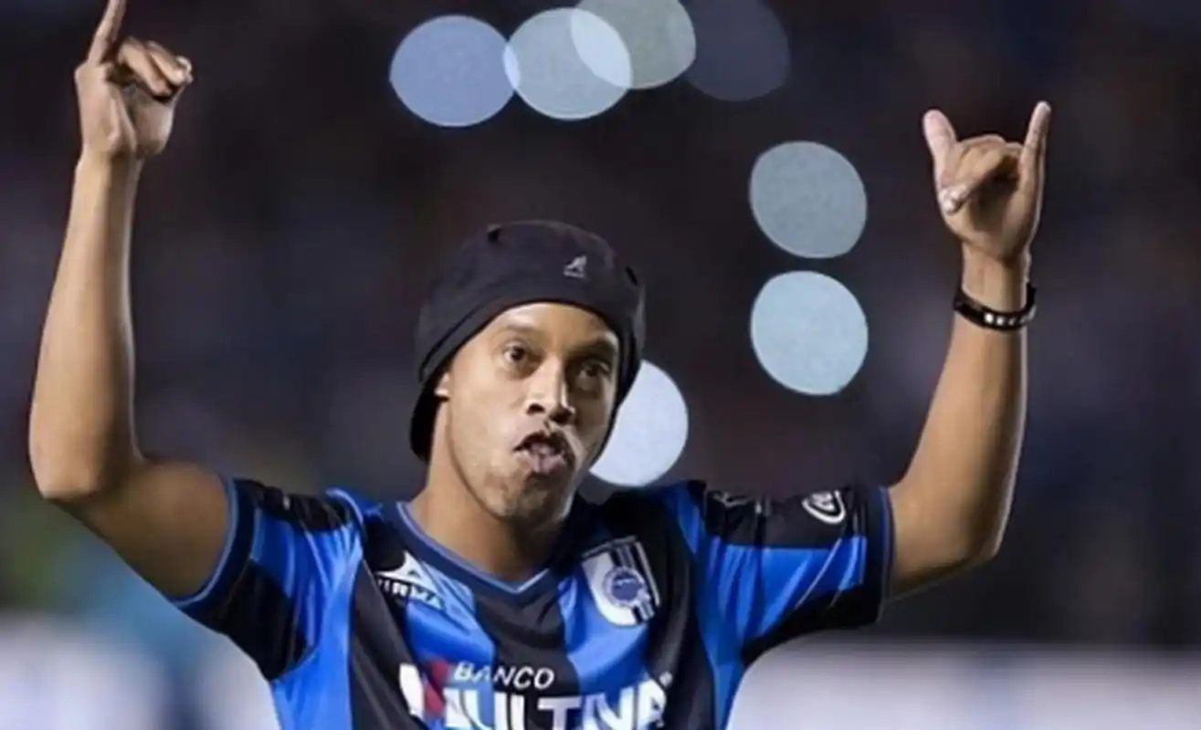 更在亚历山 更在亚历山